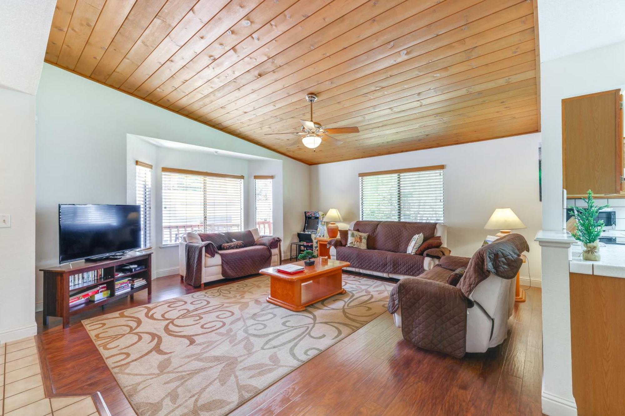 About 1 Mile To Pine Mountain Lake! Holiday home *